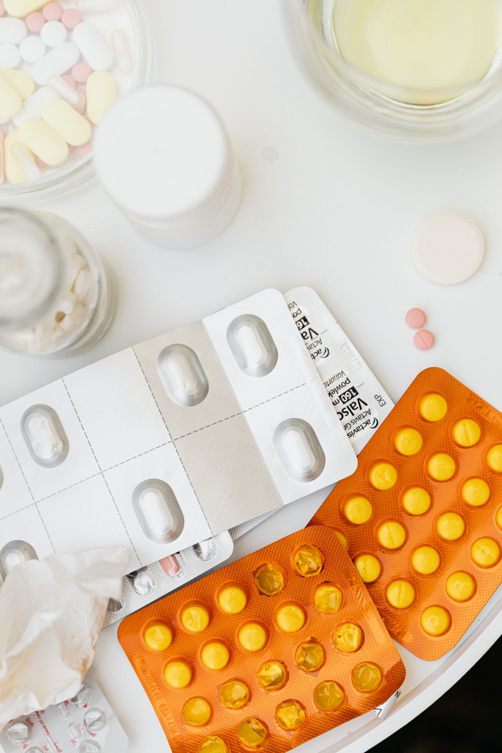how does the contraceptive pill work